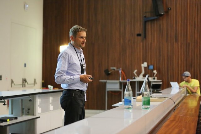 08_fm14_oralpresentation01