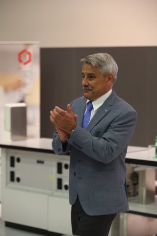 01_fm16_speaker_9024